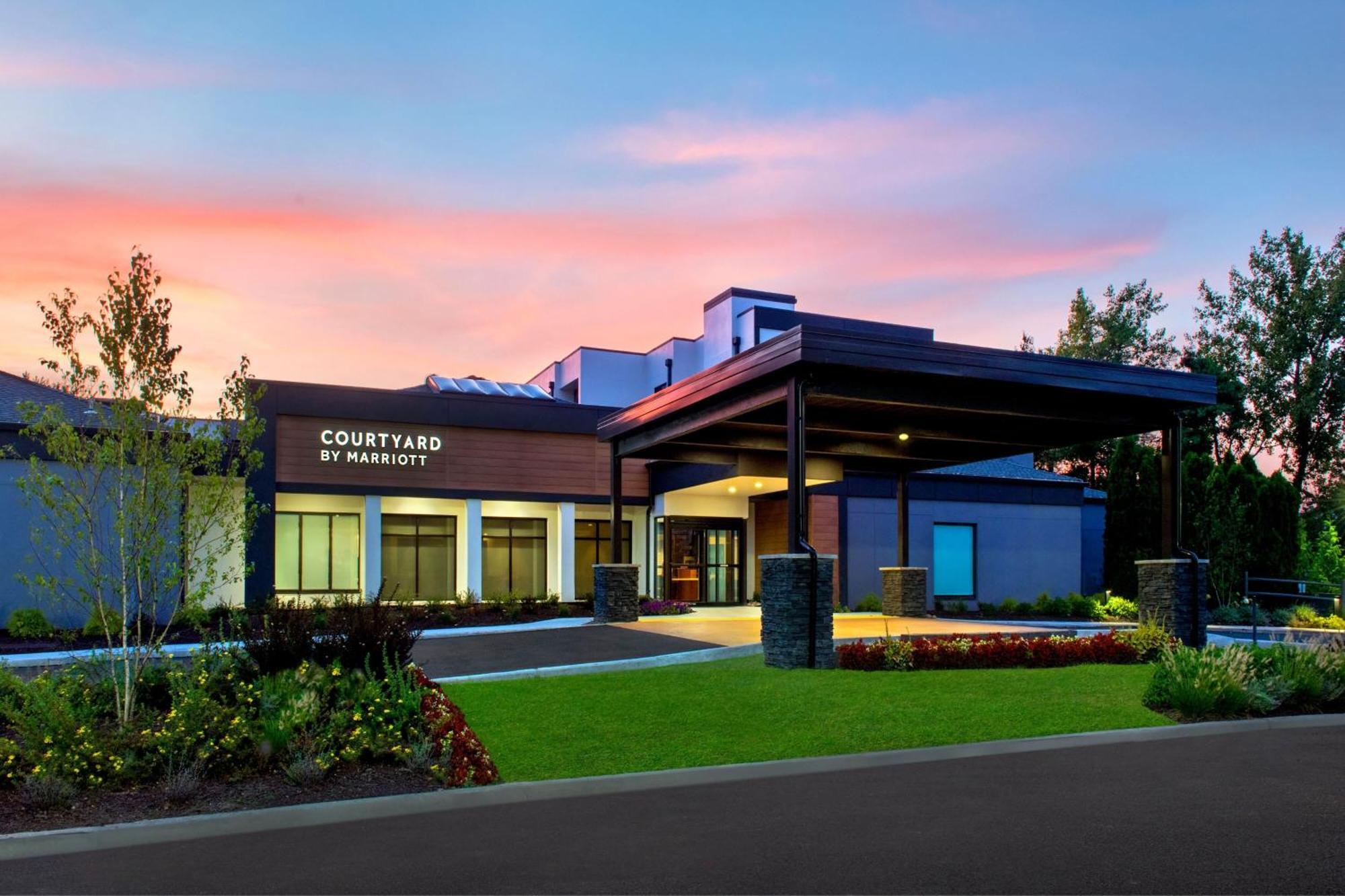 Courtyard By Marriott Rye Hotel Exterior photo